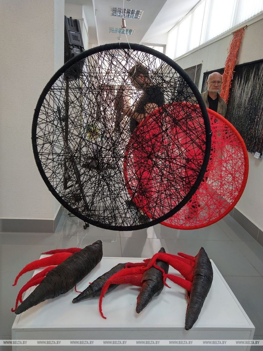 Лучшие работы белорусских художников-концептуалистов презентовали в Бресте