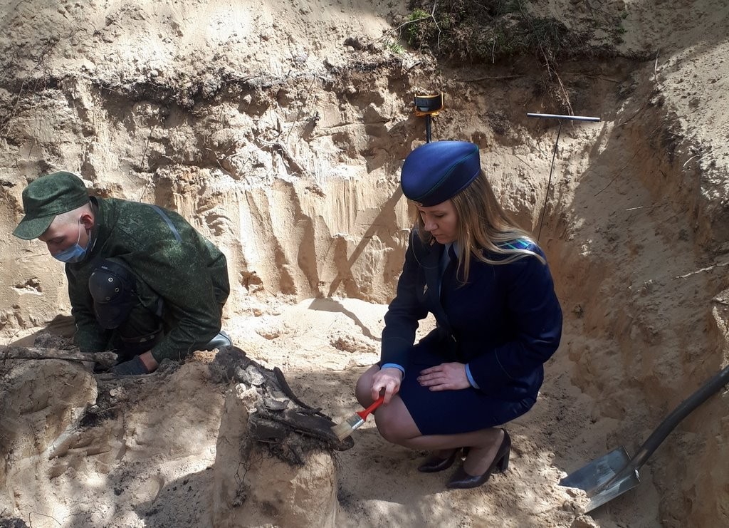 У деревни Тартаки Барановичского района ведутся поисковые работы на месте массового захоронения жертв фашизма