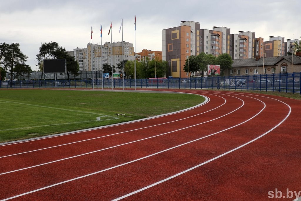 В Барановичах после реконструкции открылся городской футбольный стадион
