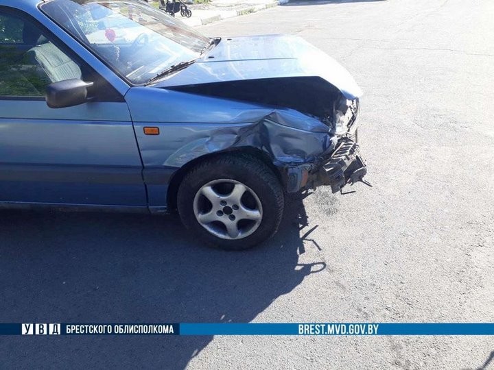 В Бресте пьяный водитель повредил два авто и скрылся с места ДТП