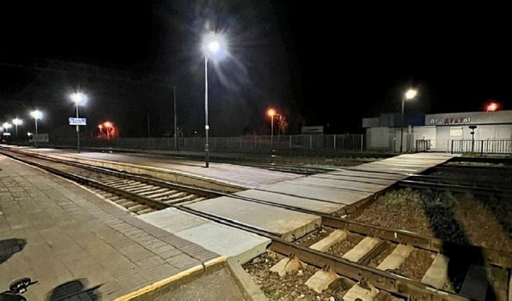 В Беларуси семью сбила электричка. Мужчина и ребенок погибли на месте, беременная женщина скончалась в больнице