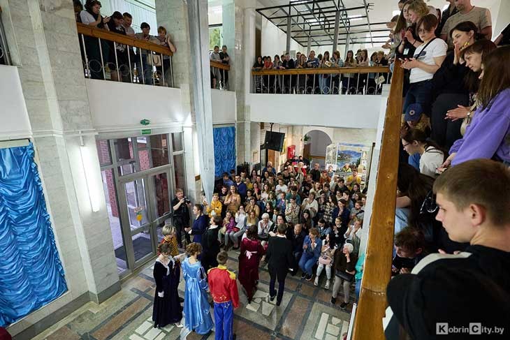 «Музейная ночь – 2022» собрала в Кобрине всех желающих поучаствовать в историческом квесте