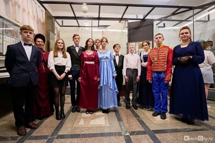 «Музейная ночь – 2022» собрала в Кобрине всех желающих поучаствовать в историческом квесте