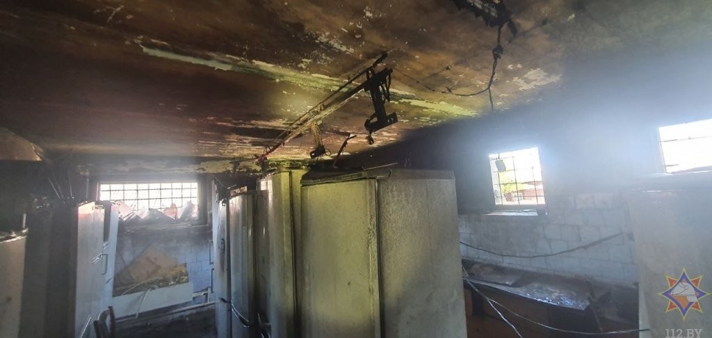 В Пинске пожарная сигнализация обнаружила пожар в здании по ремонту бытовой техники