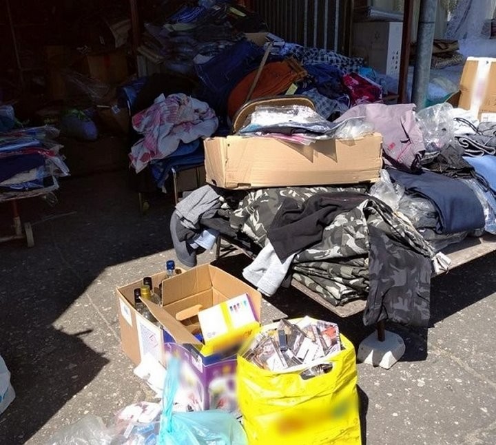 На рынке в Бяло-Подляске обнаружили более 8 тысяч пачек белорусских сигарет
