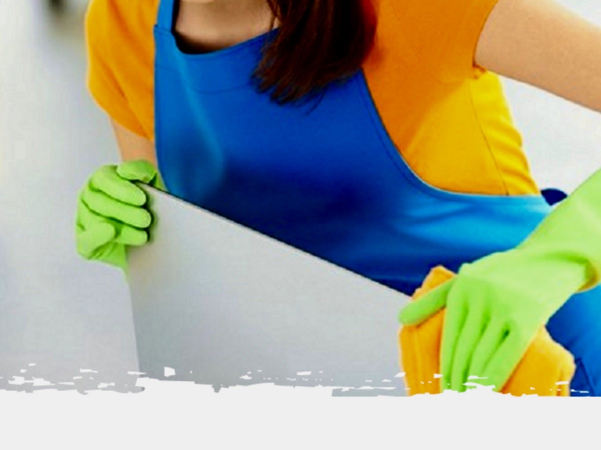 Команда «Clean Home» сделает всю работу за вас: полная уборка помещений, химчистка ковров и мебели. В Бресте и за пределами