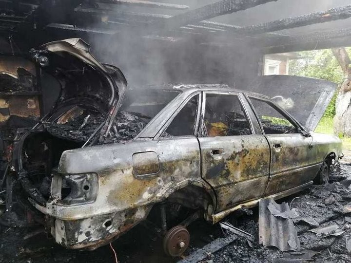 В Пинске сгорела Audi