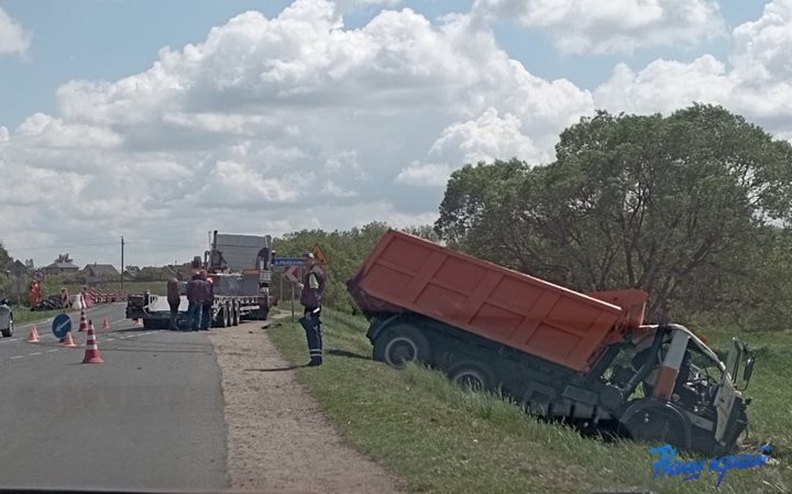 Два грузовика столкнулись в Брестской области