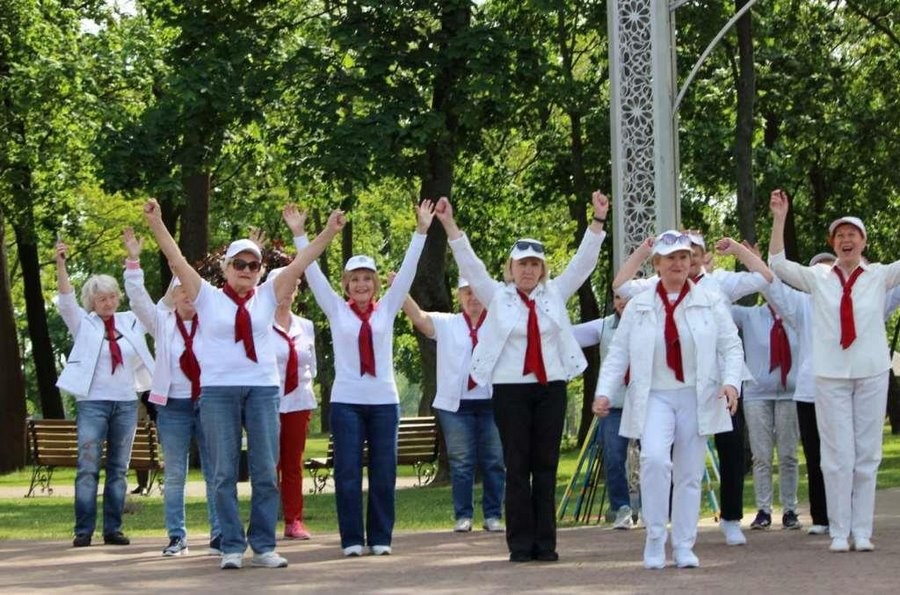 Слет любителей скандинавской ходьбы прошел в Бресте