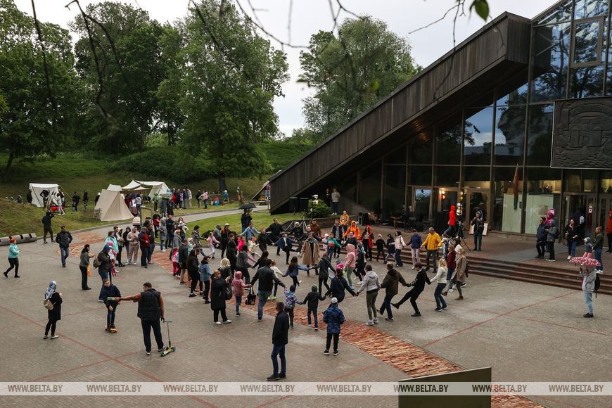 На площадке археологического музея «Берестье» прошел ежегодный фестиваль «Берестейская маевка»