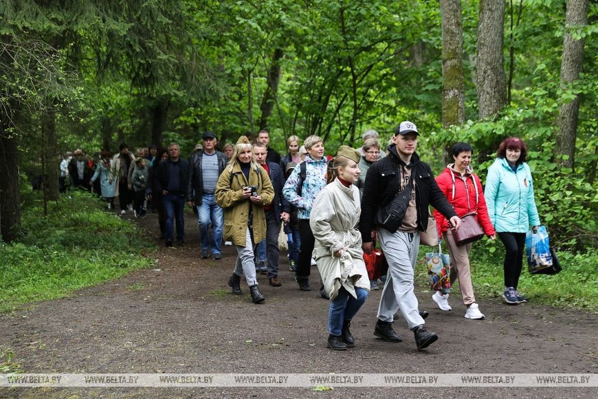 В Ивацевичском районе в урочище Хованщина прошел военно-исторический фестиваль «Один день из жизни партизанского отряда»