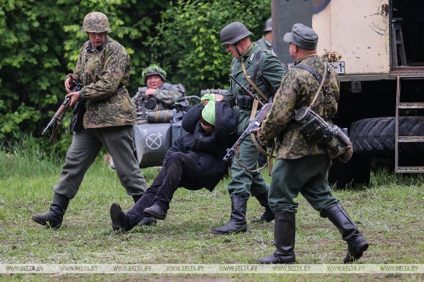 В Ивацевичском районе в урочище Хованщина прошел военно-исторический фестиваль «Один день из жизни партизанского отряда»