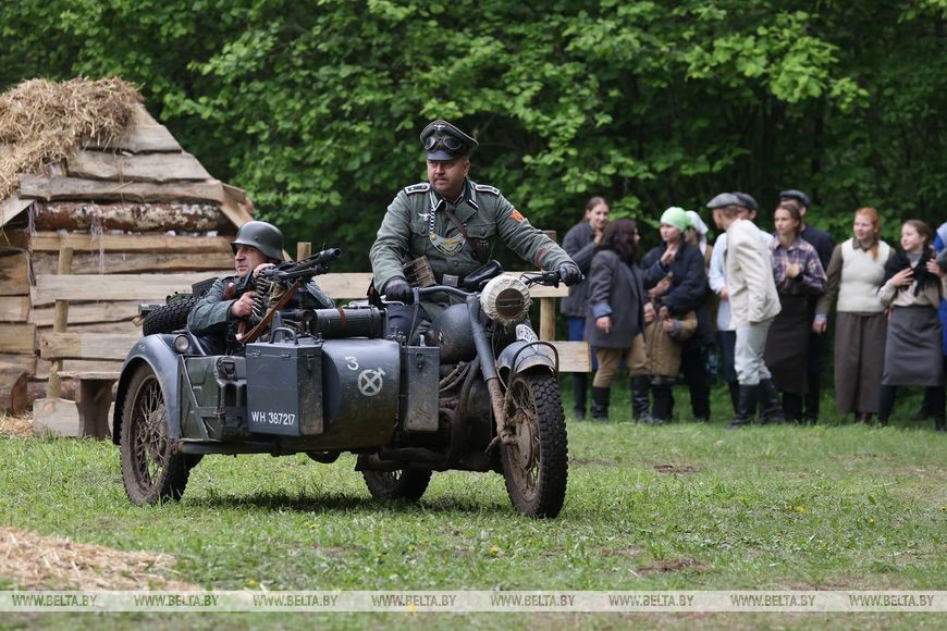 В Ивацевичском районе в урочище Хованщина прошел военно-исторический фестиваль «Один день из жизни партизанского отряда»