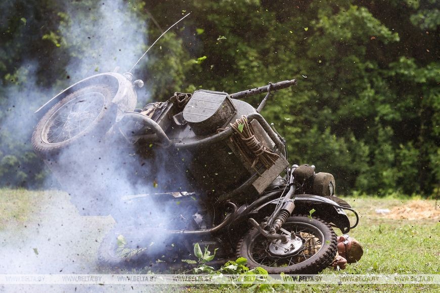 В Ивацевичском районе в урочище Хованщина прошел военно-исторический фестиваль «Один день из жизни партизанского отряда»