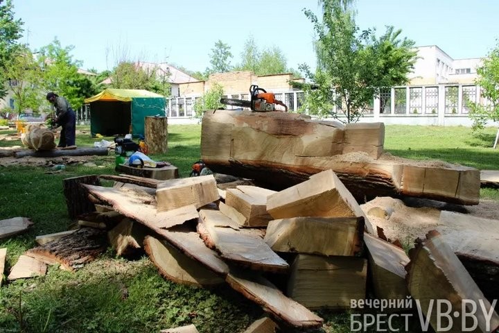 Сигизмунд Август, глашатай, купец… В начале июня парк Бреста прирастет десятью историческими фигурами