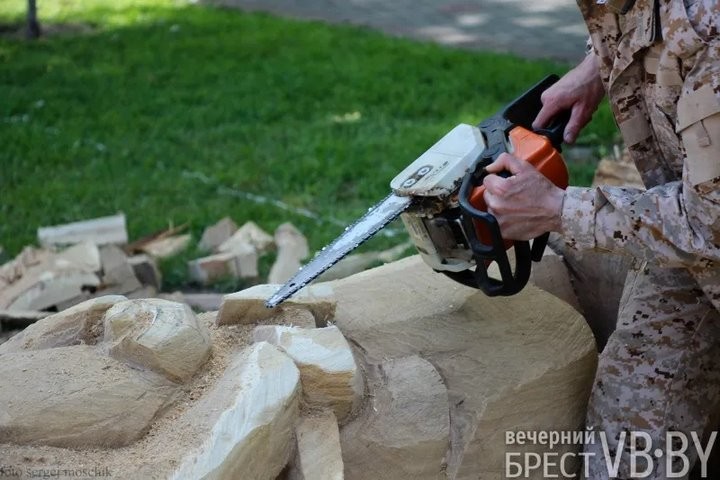 Сигизмунд Август, глашатай, купец… В начале июня парк Бреста прирастет десятью историческими фигурами