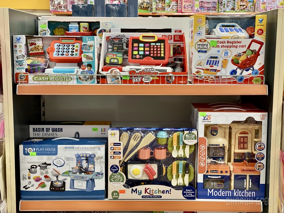 День защиты детей – еще один повод порадовать свое чадо крутыми подарками из «Детского мира» на Советской в Бресте. Фотообзор ассортимента