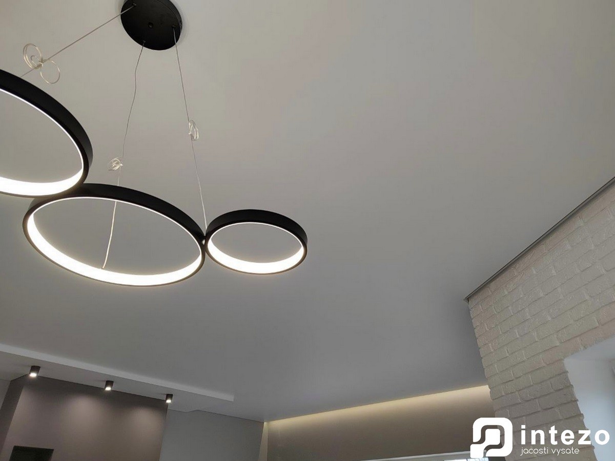 Брестская компания, которой можно доверять! Натяжные потолки «INTEZO» – собственные разработки, беспроцентная рассрочка и бесплатный замер