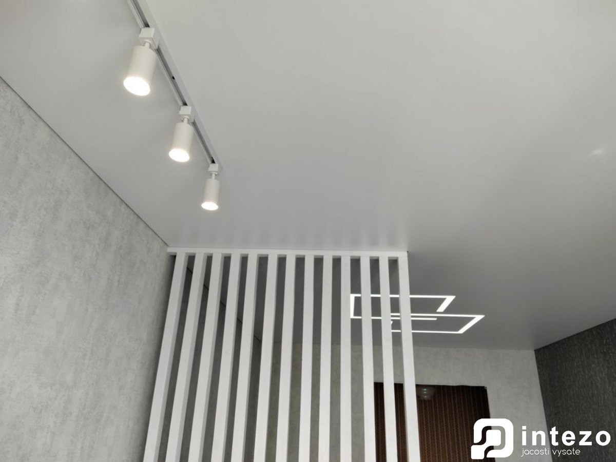 Брестская компания, которой можно доверять! Натяжные потолки «INTEZO» – собственные разработки, беспроцентная рассрочка и бесплатный замер