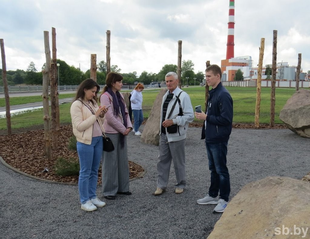 В Городском саду Бреста открыли парк валунов