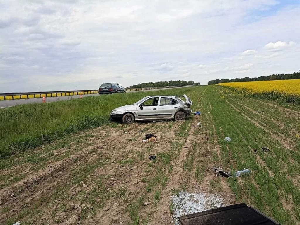 72-летний водитель из Брестской области перевернулся на «Рено» и попал в реанимацию