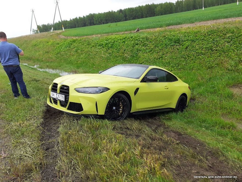 В Беларуси редкий спорткар BMW M4 красиво шел по трассе, пока не случилась неприятность