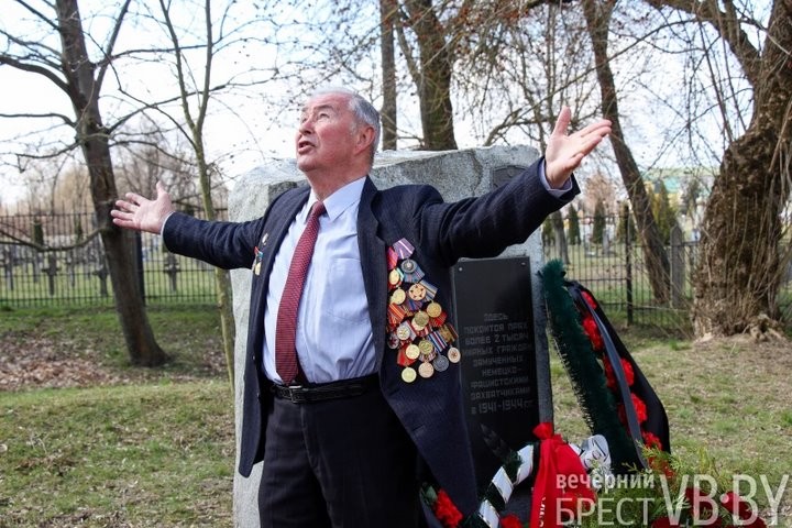 «Училась заново улыбаться». В Бресте почтили память малолетних узников концлагерей