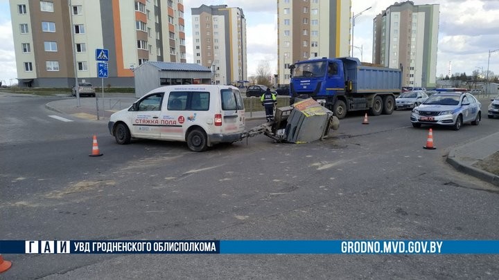 Страшное ДТП произошло в Гродненской области: водитель сбил 14-летнюю девочку. Видео