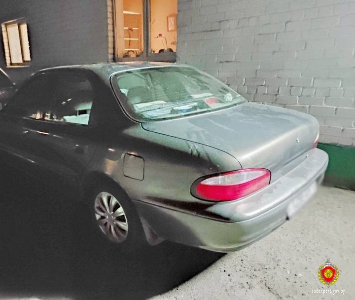 Мужчина пьяный ночью прыгал на крыше авто в Бресте