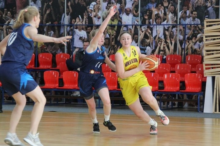 Женская баскетбольная команда из Бреста