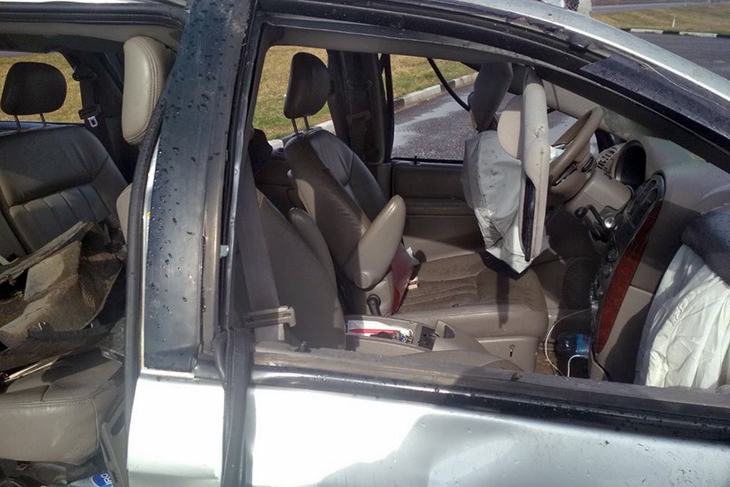 На трассе М1 опрокинулся Chrysler. Мама с ребенком в реанимации