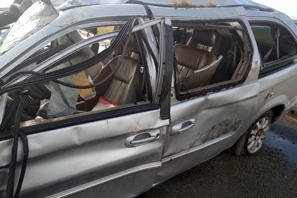 На трассе М1 опрокинулся Chrysler. Мама с ребенком в реанимации