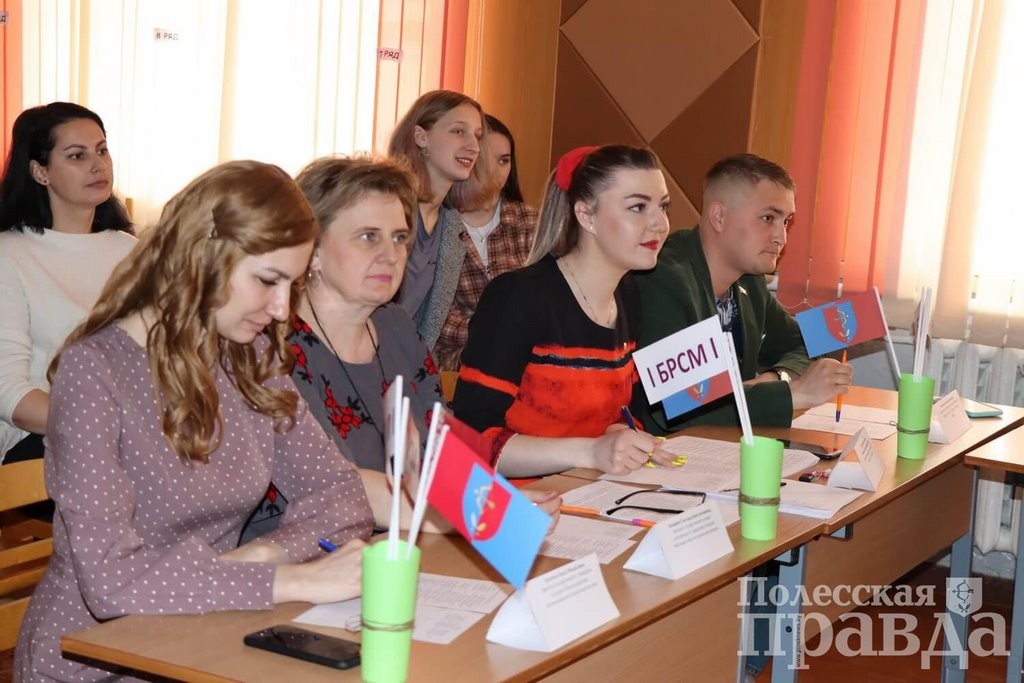 В Пинском районе выбрали «Мисс Весну». Кто получил главный титул?