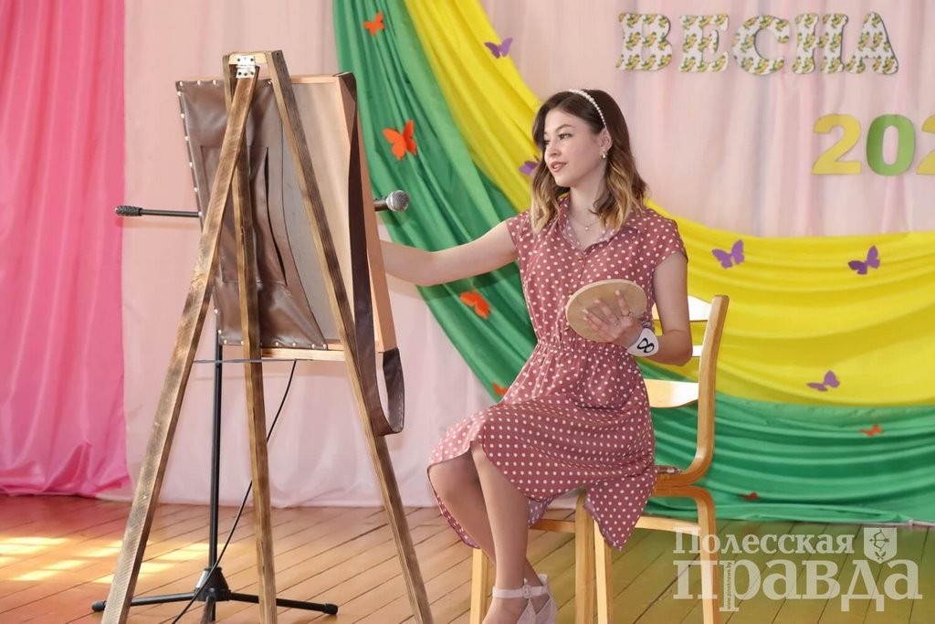 В Пинском районе выбрали «Мисс Весну». Кто получил главный титул?