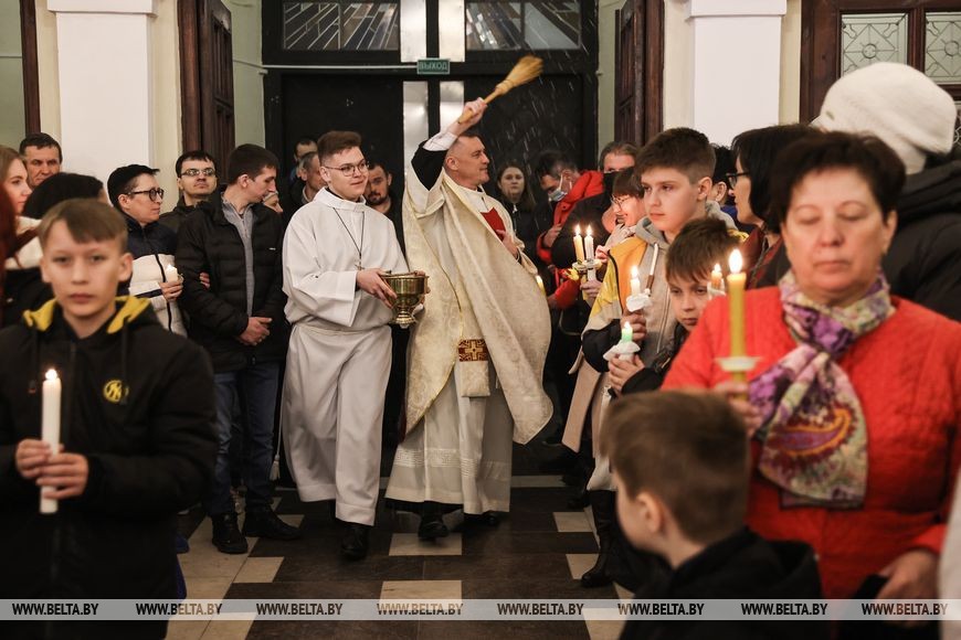 Католики празднуют Светлое Христово Воскресение