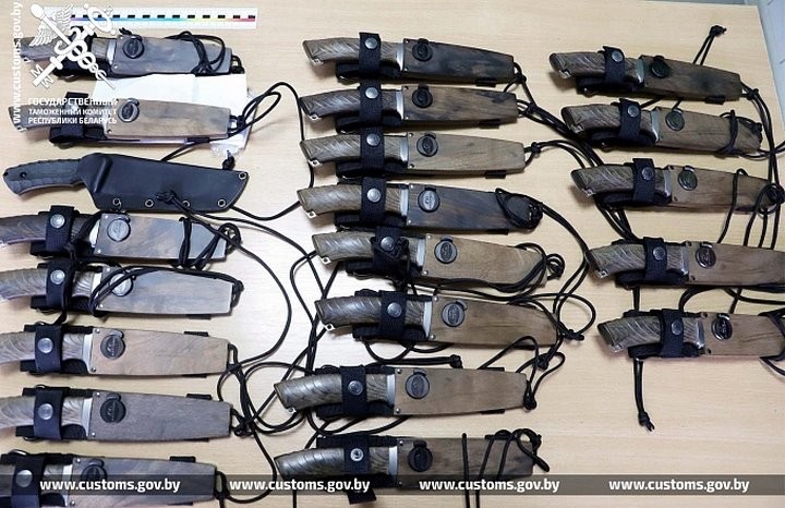 Брестские таможенники пресекли незаконный ввоз партии охотничьих ножей