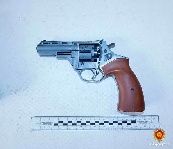 В Бресте при переработке мусора нашли револьвер