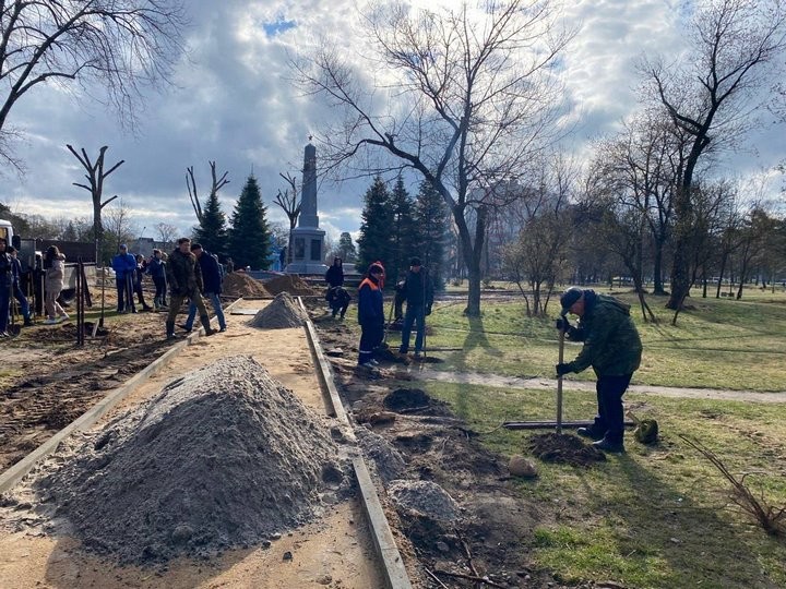 Более 50 тыс. брестчан вышли на республиканский субботник