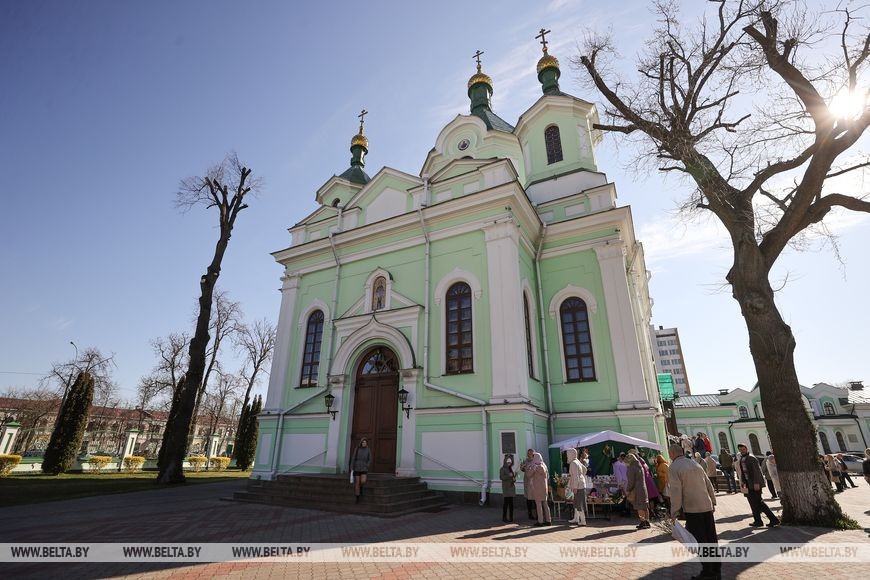 Православные верующие празднуют Вербное воскресенье