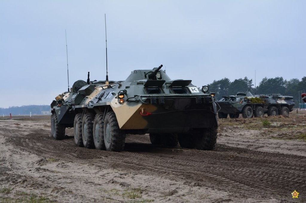 На полигоне Брестский десантники отработали действия по борьбе с незаконным вооруженным формированием