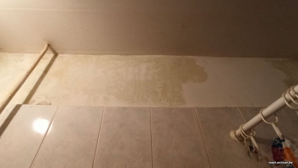 «Соседка заливает квартиру уже 20 лет, делаем ремонт за ремонтом». Белорусы попали в сложную ситуацию