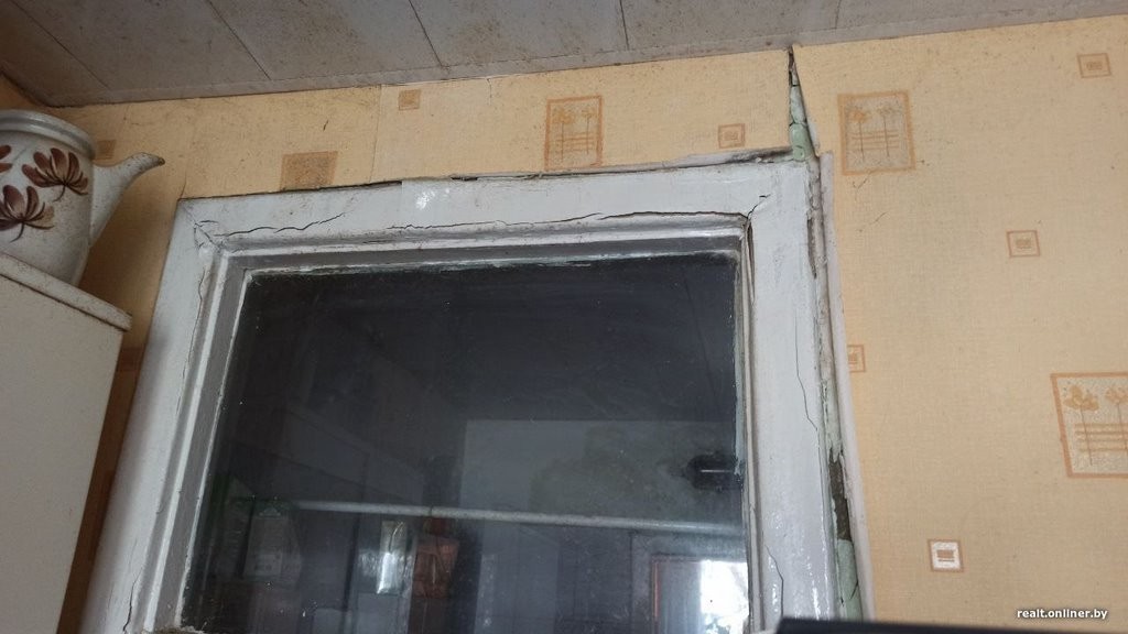 «Соседка заливает квартиру уже 20 лет, делаем ремонт за ремонтом». Белорусы попали в сложную ситуацию