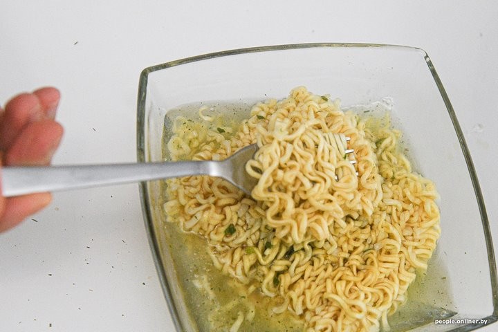 Из чего состоит лапша быстрого приготовления?