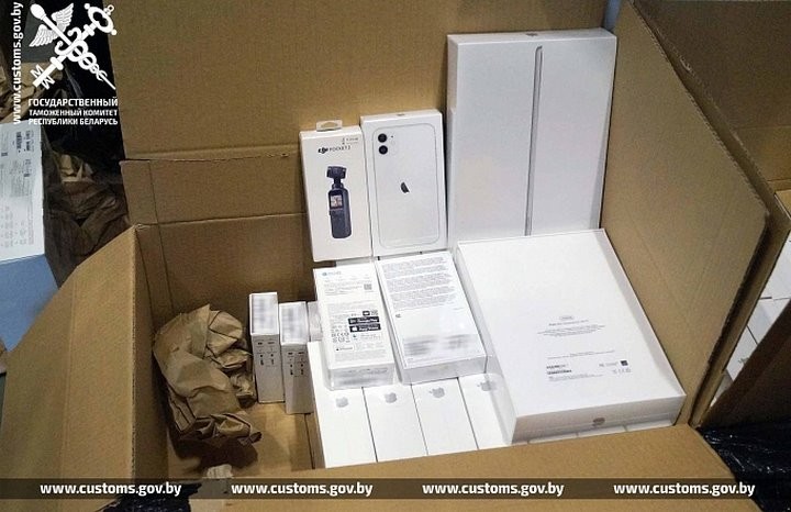 Нелегальные гаджеты на 2 млн рублей задержали на границе