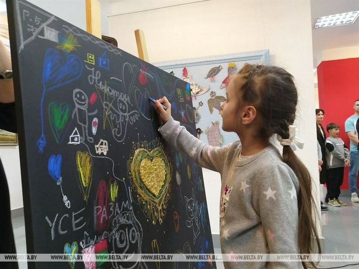 Лучший выставочный зал Брестской области на три недели предоставили молодым художникам