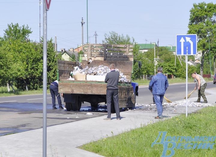 В Дрогичине загорелся прицеп с макулатурой
