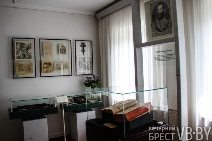 В музее истории Бреста наградили дарителей