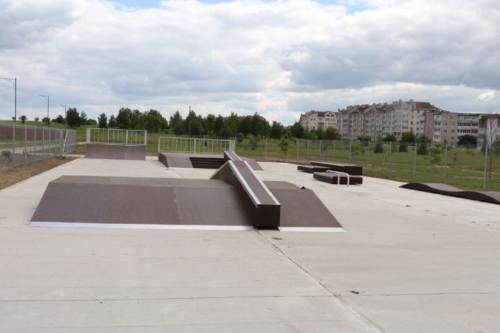 В Ивацевичах открылась скейт-площадка