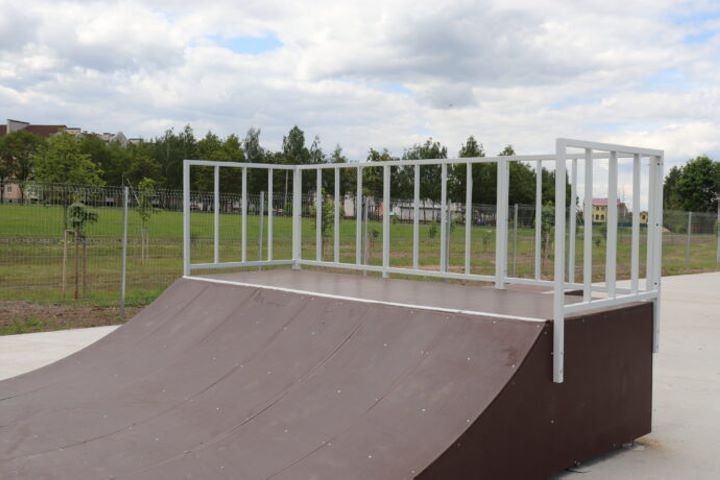 В Ивацевичах открылась скейт-площадка