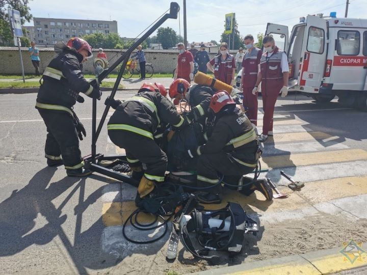 В Пружанах мужчина упал в колодец